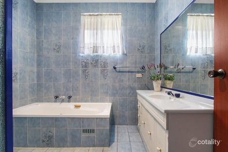 Property photo of 15 Telford Place Prairiewood NSW 2176