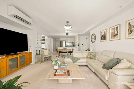 Property photo of 405/185 Redcliffe Parade Redcliffe QLD 4020