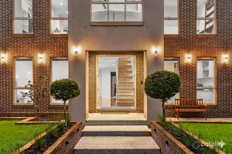 Property photo of 28 Melfin Drive Hillside VIC 3037