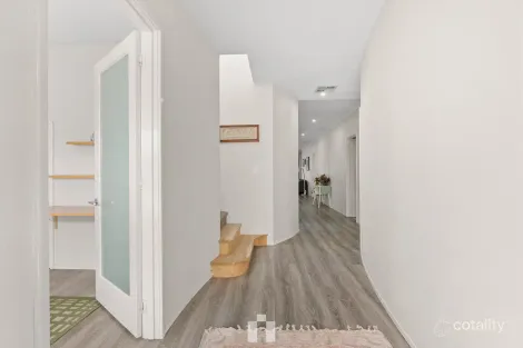 Property photo of 60 Sunstone Boulevard Treeby WA 6164