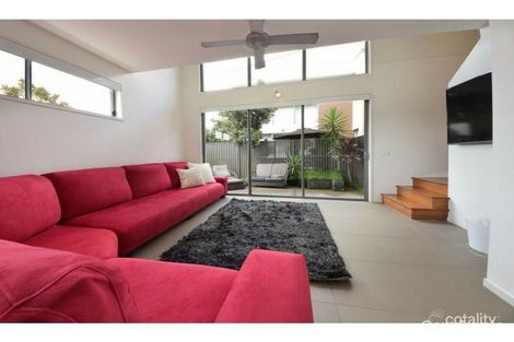 Property photo of 30 Lakefront Crescent Varsity Lakes QLD 4227