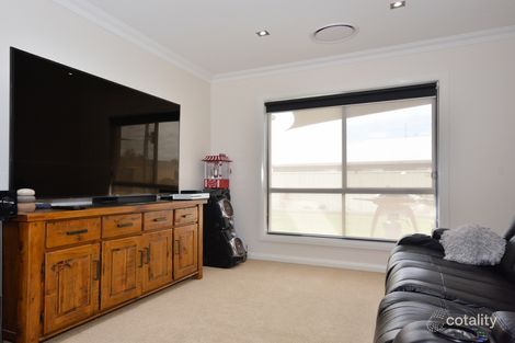 Property photo of 4 Ellendon Place Leeton NSW 2705