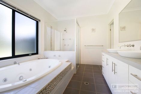 Property photo of 8 Saint Ives Court Redland Bay QLD 4165