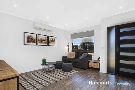Property photo of 2/30 Simpson Drive Dandenong North VIC 3175