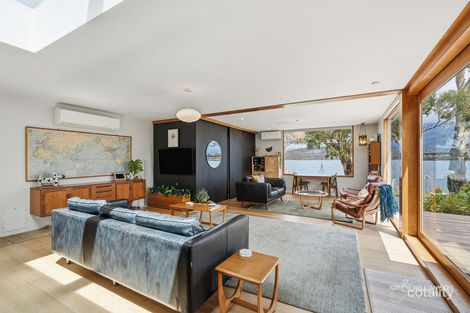 99B DERWENT AVE, LINDISFARNE, TAS 7015