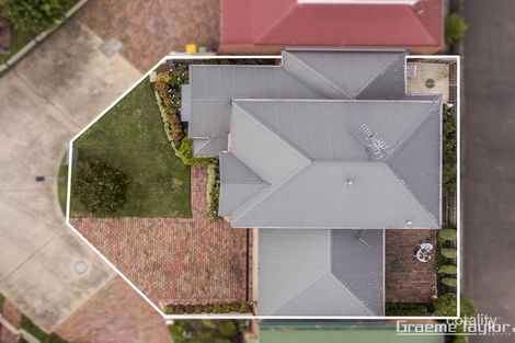 Property photo of 5 Hamlan Place Newtown VIC 3220