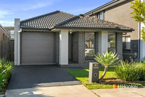 17b Livesy St, Oran Park, NSW 2570