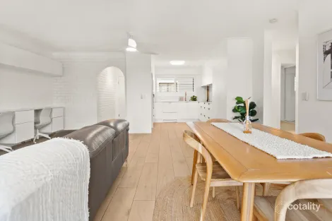 4/63 Dixon St, Coolangatta, QLD 4225