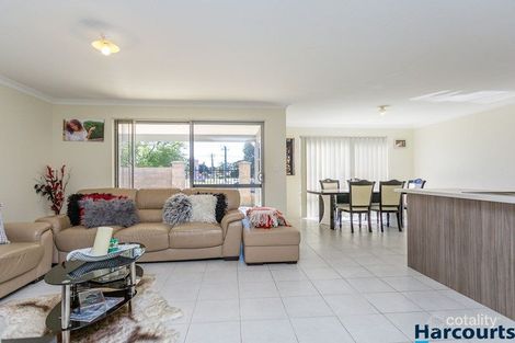 Property photo of 36 Panozza Circle Maddington WA 6109