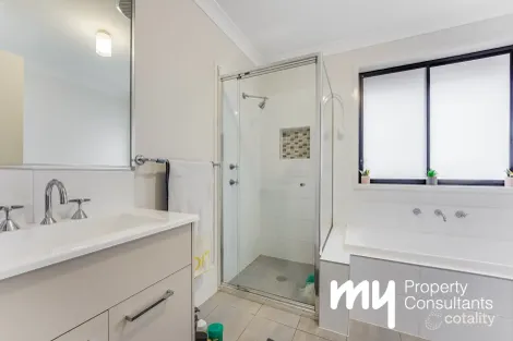 Property photo of 7 Dowie Drive Claymore NSW 2559