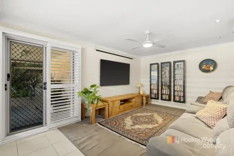 Property photo of 8 Tooloom Close Woongarrah NSW 2259