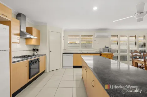 Property photo of 8 Tooloom Close Woongarrah NSW 2259