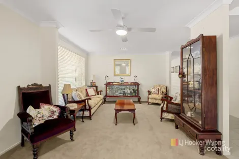 Property photo of 8 Tooloom Close Woongarrah NSW 2259