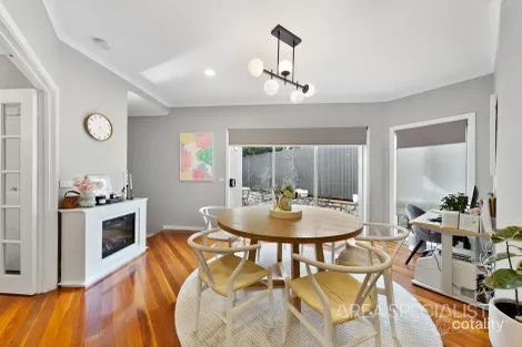 Property photo of 7 Downland Square Avondale Heights VIC 3034