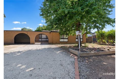 11 Nandina Ave, Lake Albert, NSW 2650