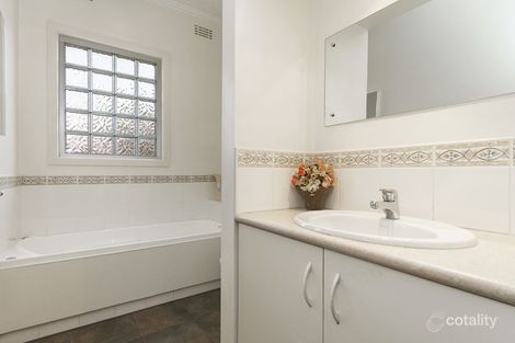 Property photo of 17 Wave Avenue Mount Waverley VIC 3149
