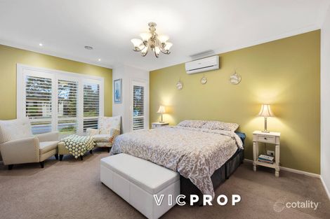 Property photo of 12 Geraldton Road Point Cook VIC 3030