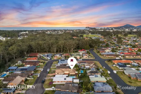 Property photo of 2/8 Constable Place Tuncurry NSW 2428