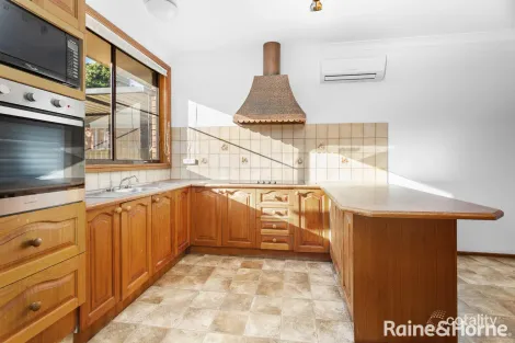 Property photo of 30 Polock Crescent Albion Park NSW 2527