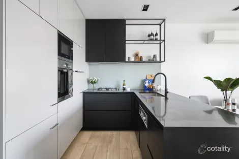 Property photo of 205/28 Auburn Grove Hawthorn East VIC 3123