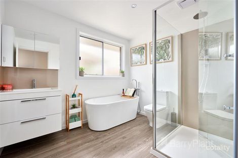 16 Charnfield Cres, Noble Park, VIC 3174