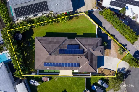 12 Arthur Ct, Cooroy, QLD 4563