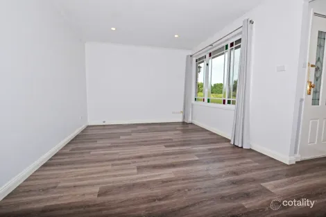 Property photo of 15 Shackleton Street Robertson NSW 2577