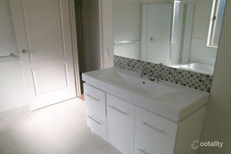 Property photo of 26 Symbester Crescent Eaglehawk VIC 3556