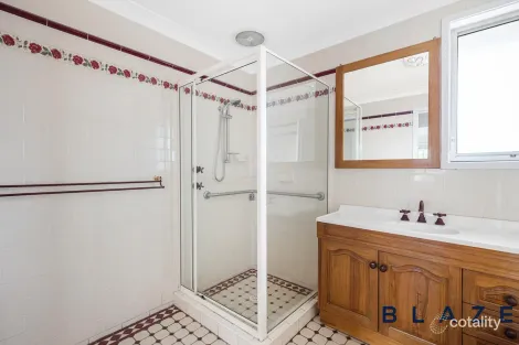 Property photo of 2 Warren Road Woodpark NSW 2164