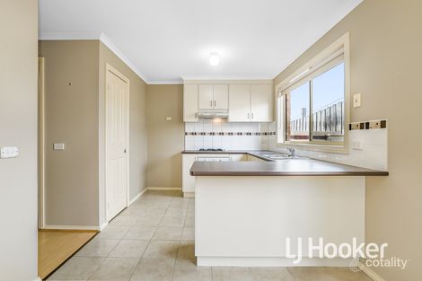 Property photo of 7/3 Hale Place Pakenham VIC 3810