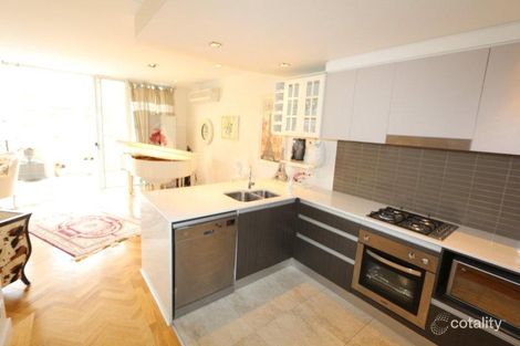 Property photo of 1024/3029 The Boulevarde Carrara QLD 4211