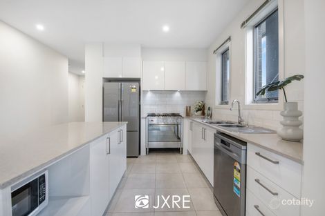 Property photo of 32 Tully Crescent Narre Warren VIC 3805