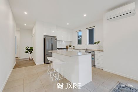 Property photo of 32 Tully Crescent Narre Warren VIC 3805