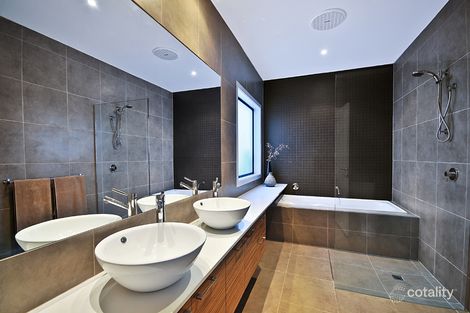 Property photo of 8 Evelyn Way St Helena VIC 3088