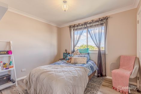 Property photo of 12 James Barnet Drive Kelso NSW 2795