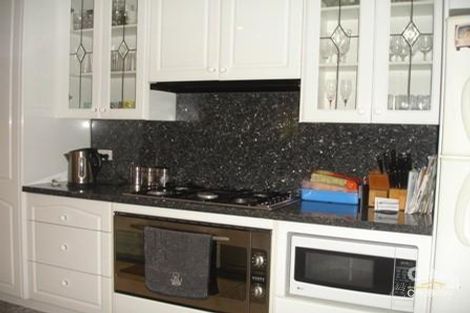 8 Gambia St, Kearns, NSW 2558