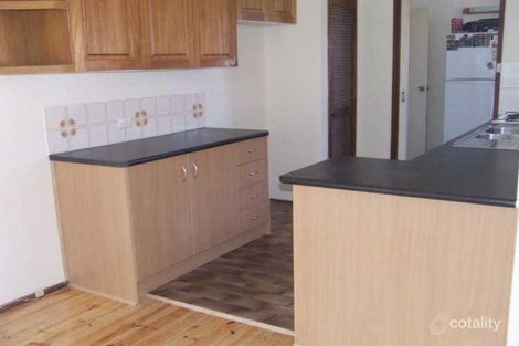 Property photo of 4 Kinsella Court Pakenham VIC 3810