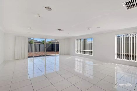Property photo of 53 Kingbird Avenue Tarneit VIC 3029