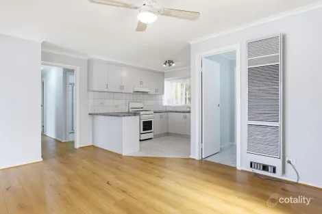 Property photo of 16 St Lawrence Close Werribee VIC 3030