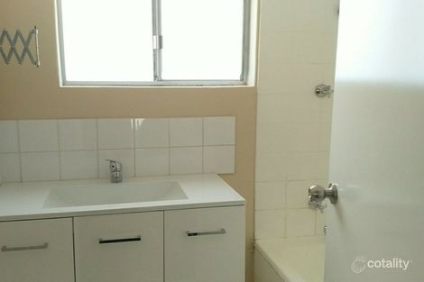 8 Hainsworth Ave, Girrawheen, WA 6064