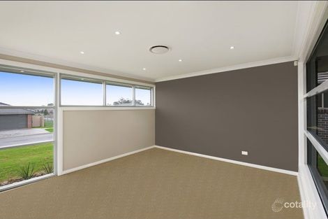 Property photo of 23 Grasstree Avenue Woongarrah NSW 2259