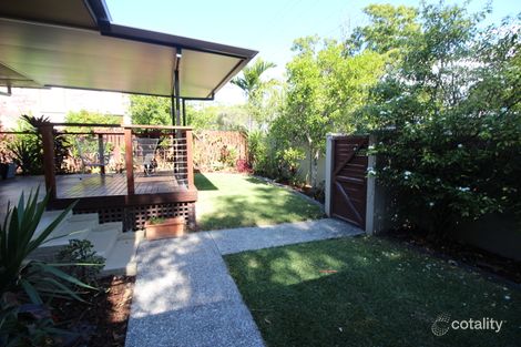 Property photo of 38 Lind Avenue Southport QLD 4215