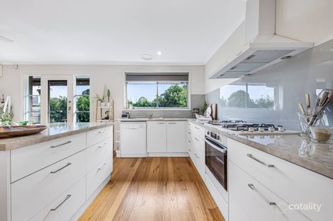 Property photo of 31 Kirribilli Avenue Keysborough VIC 3173