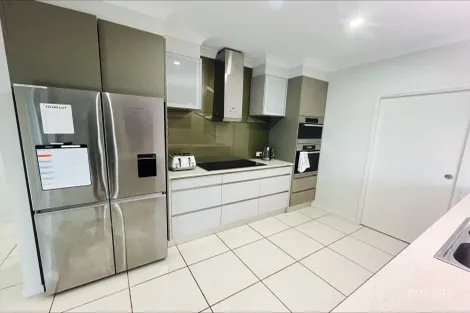 Property photo of 24 Guthrie Bentley Park QLD 4869