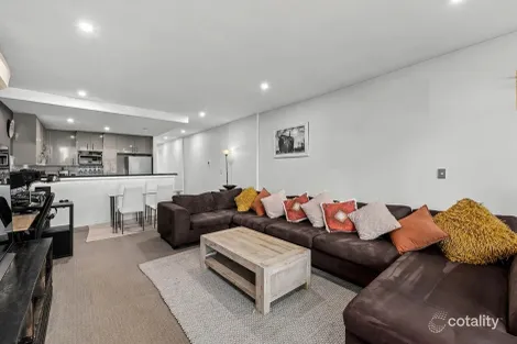 Property photo of 207/3 Como Crescent Southport QLD 4215