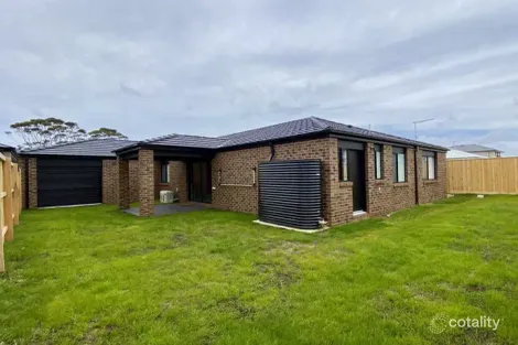 Property photo of 75 Pembrey Loop Cowes VIC 3922