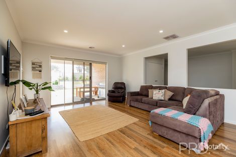 Property photo of 53 Jeffery Circuit Tumut NSW 2720