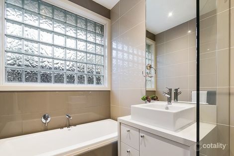 Property photo of 2 Konrad Street Bentleigh East VIC 3165