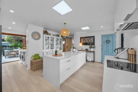 127/8 Melody Ct, Warana, QLD 4575