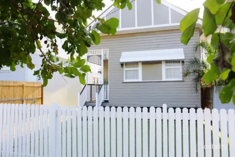 220 Hawthorne Rd, Hawthorne, QLD 4171